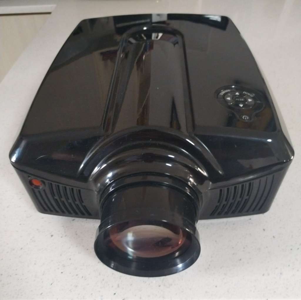 Crazy R1 Start! Movie Projector. 780 x 1280 Resolution XGA